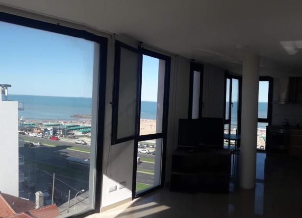 Frente al mar charlone Mar del Plata Exterior foto